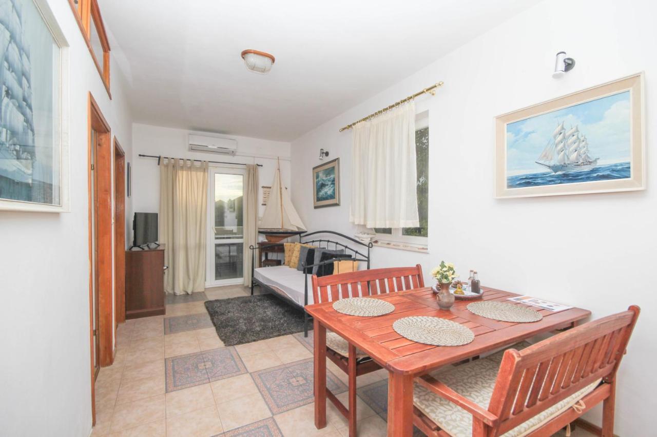 Lola'S Apartments Tribalj Kültér fotó