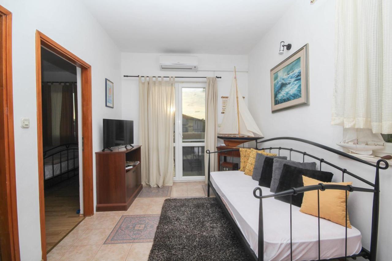 Lola'S Apartments Tribalj Kültér fotó