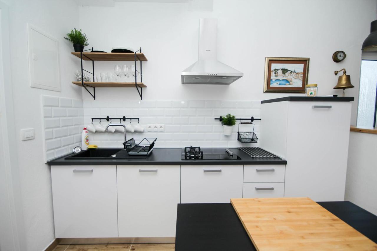 Lola'S Apartments Tribalj Kültér fotó