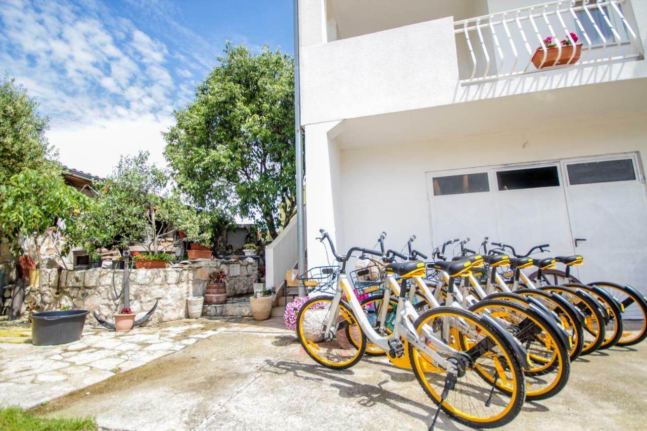 Lola'S Apartments Tribalj Kültér fotó